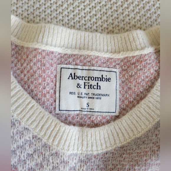 Abercrombie & Fitch Plaid Crew Sweater Pink Patter Size S Women's - Picture 7 of 11